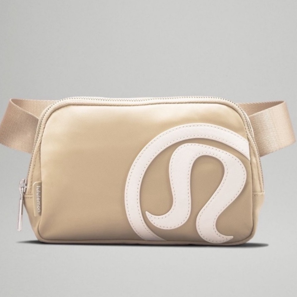 Lululemon • Logo Belt Bag in Beige